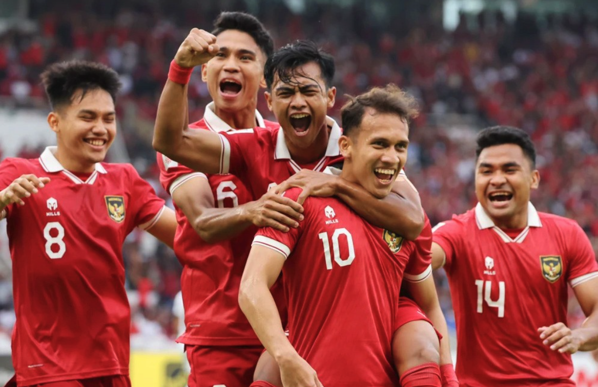 Cầu thủ nội Indonesia nguy cơ bị loại dưới thời Kluivert