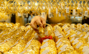 Sáng 13-5, giá vàng trong nước biến động lạ
