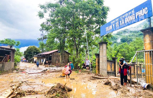 Toàn cảnh vụ lũ quét khiến 4 người tử vong