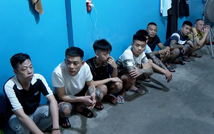 Khởi tố 14 nghi phạm