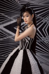 NTK Đặng Trọng Minh Châu tái định nghĩa tà áo dài