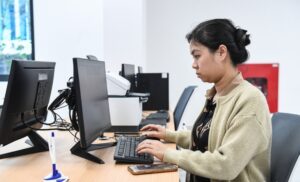 Không ngoại lệ với con lãnh đạo