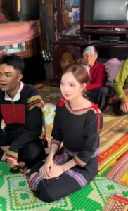 Cô dâu Ê Đê xinh như hoa hậu “gây bão” mạng xã hội