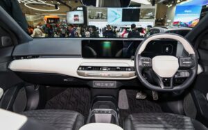 KIA EV4 2025 Sedan ra mắt tầm hoạt động 630 km