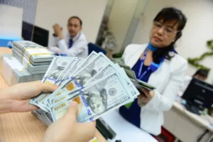 Giá USD ngân hàng tiếp tục giảm sâu