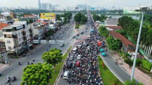 Kẹt xe nghiêm trọng tại cửa ngõ phía Đông