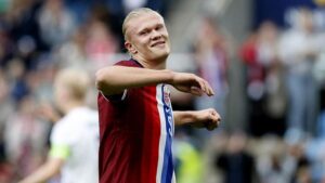 Erling Haaland “gửi chiến thư” cho MU, De Ligt sẽ liều mình tắc bóng?