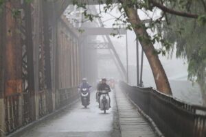 Nguyên nhân khiến nồm ẩm ở miền Bắc đến sớm bất thường