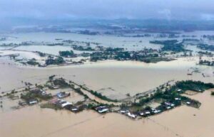 Tang thương ở rốn lũ Hòa Thịnh, cảnh báo xả lũ có kịp thời?