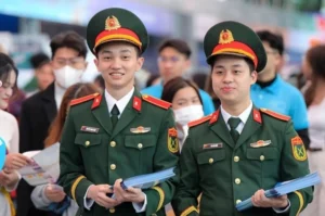 Sinh viên xuất sắc nhập ngũ được hưởng phụ cấp 250% lương