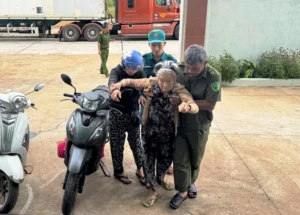 Trời Quảng Ngãi xám xịt trước bão số 13 Kalmaegi