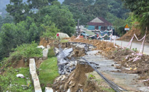 Nguy hiểm rình rập mỗi ngày trên quốc lộ 48D