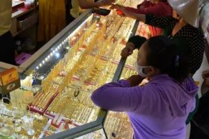 Giá vàng hôm nay 9-12 Vàng thế giới bị bán tháo